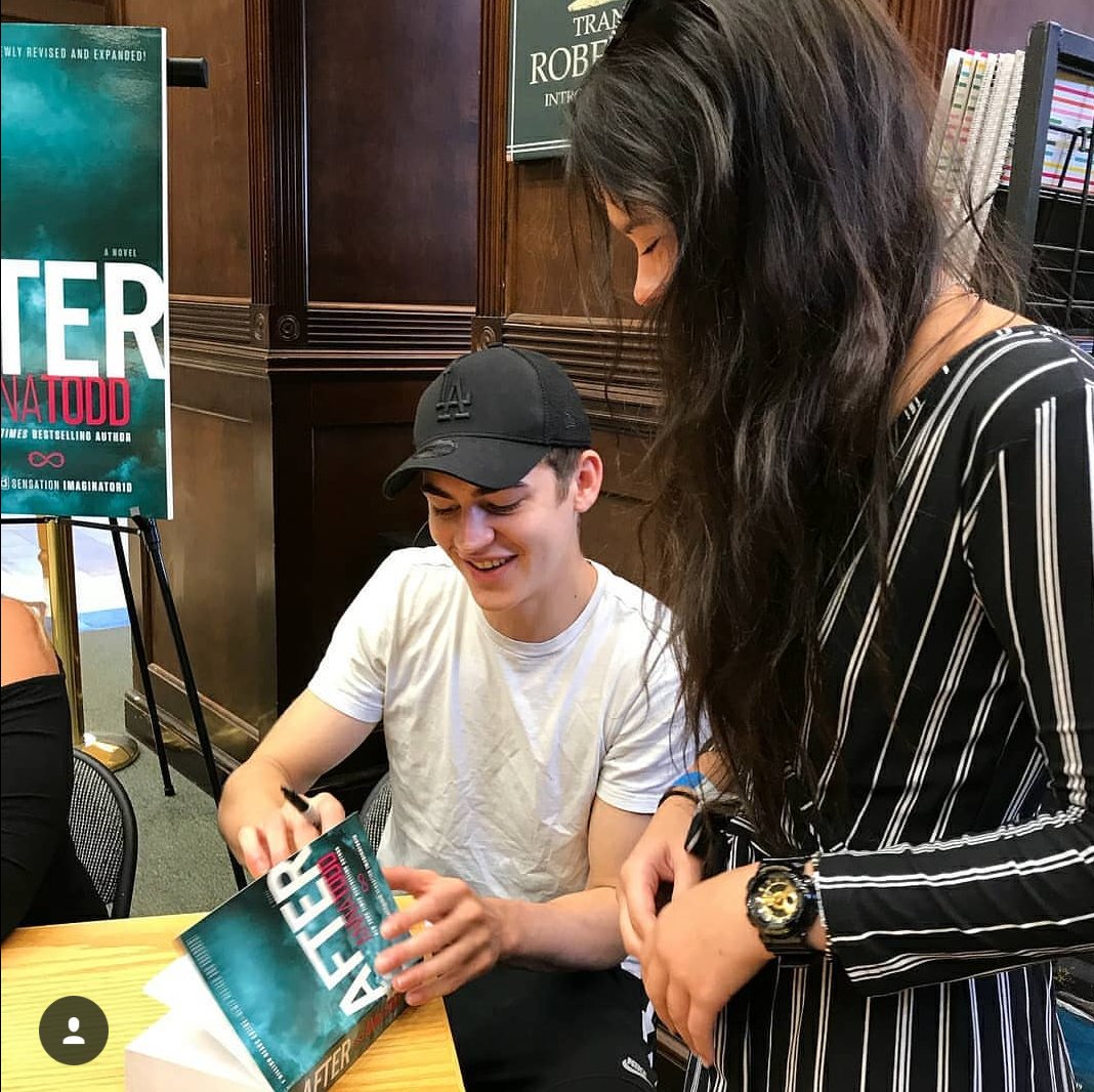 AfterSeriesPH's tweet photo. Hero with a fan in Atlanta!
P.s ok the fan is so pretty
#afterupdate #aftermovie #after #herofiennestiffin #hardinscott https://t.co/QfJ7viEwcp