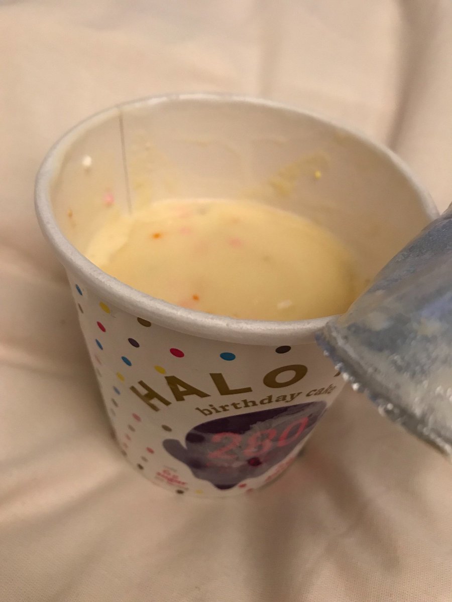 Hoops2604's tweet photo. @HaloTopCreamery is it low cal because you only get half a pot or?? 😕 https://t.co/PvMPmLxXZb