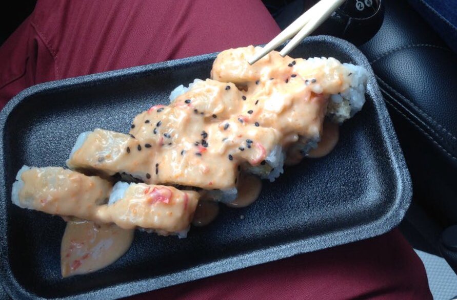 nel_july's tweet photo. Estoy probando #FireRoll en #Sushi Ride Take Out y fue lo máximo!! @SUSHIMasterco https://t.co/uScrjR2DzH