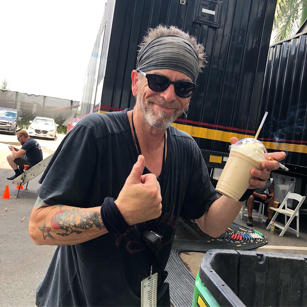 coolbeansxprsso's tweet photo. #taylorswift #reptourmiami #reputationstadiumtour #HardRockStadium #miami #coffee #catering #coffeecaterers https://t.co/bSMxGnQYLm