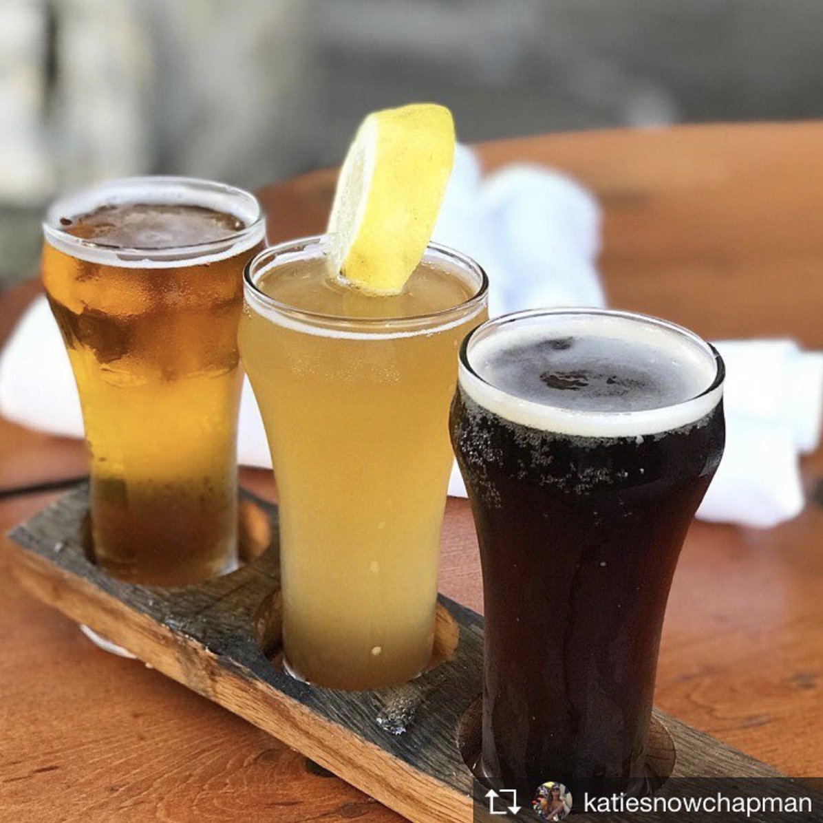 When you can’t choose one be like @katiesnowchapman and try a few 😉 Happy Hour Everyday 4-7. Cheers! 📷: @katiesnowchapman
.
.
.
#HappyHour #Beer #beerflight #beerlover #craftbeer #repost #drinklocal #localbeer #nxnw #stonelake