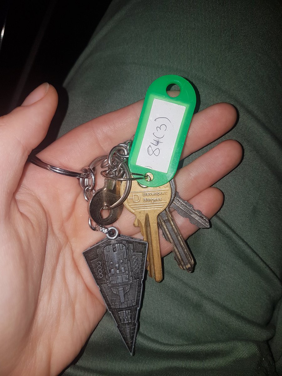 PirateFly's tweet image. Found keys, 4 keys in total, Oxford Road next to Witworth Art Gallery, Manchester, 21:15, 18th Aug. Anyone recognise them? #lostkeys #foundkeys #lostandfound #Manchester