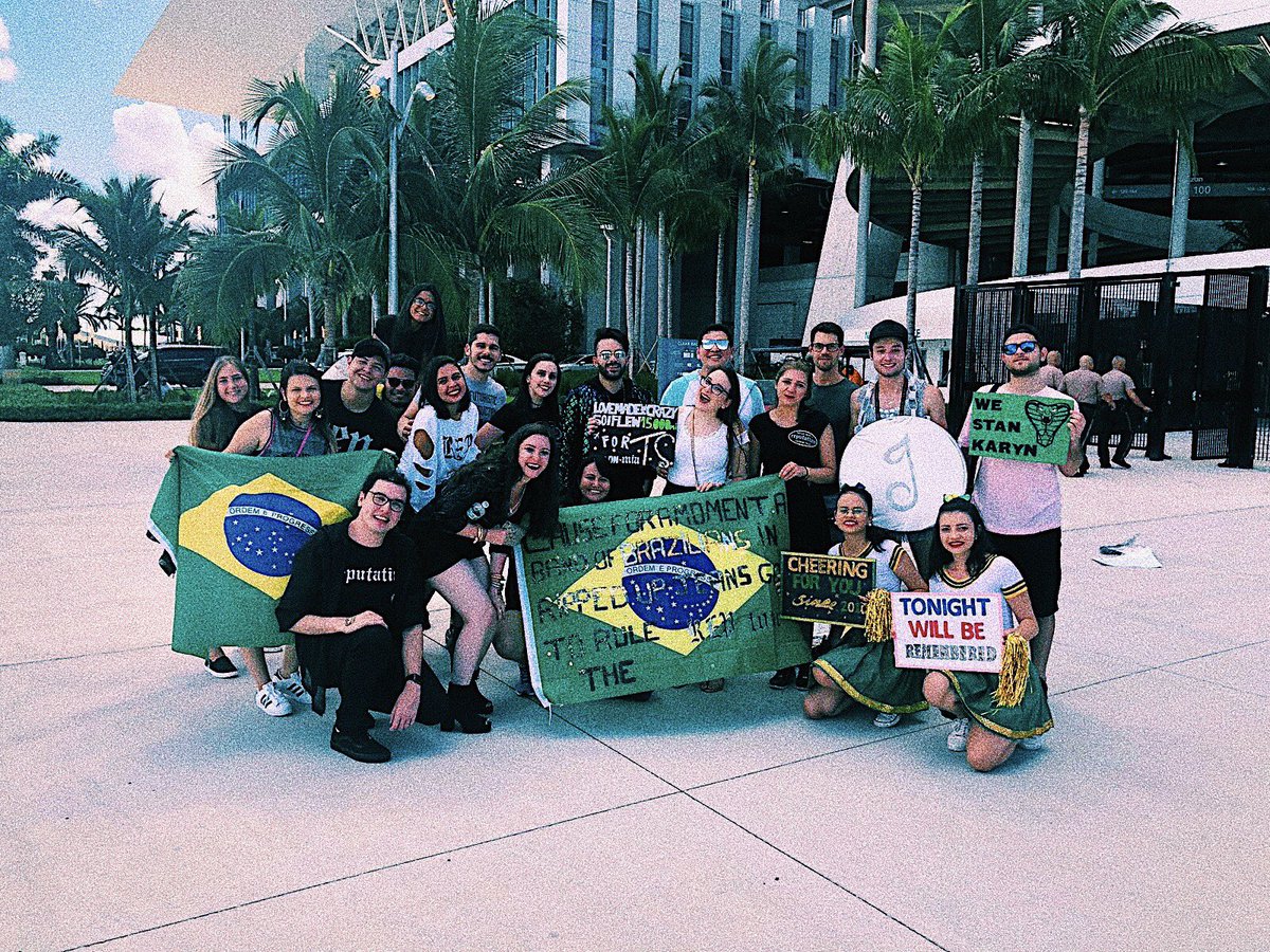 brrepsquad's tweet image. WE’RE HEREEEEEE @taylornation13 @taylorswift13 #REPTOURMIAMI #BRREPSQUAD