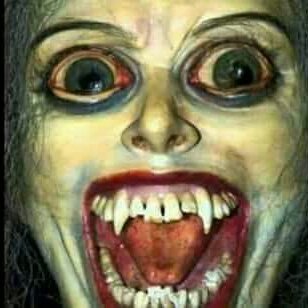 Ya Alloh Aku berlindung kepada mu dari godaan Syaitan yang terkutuk .