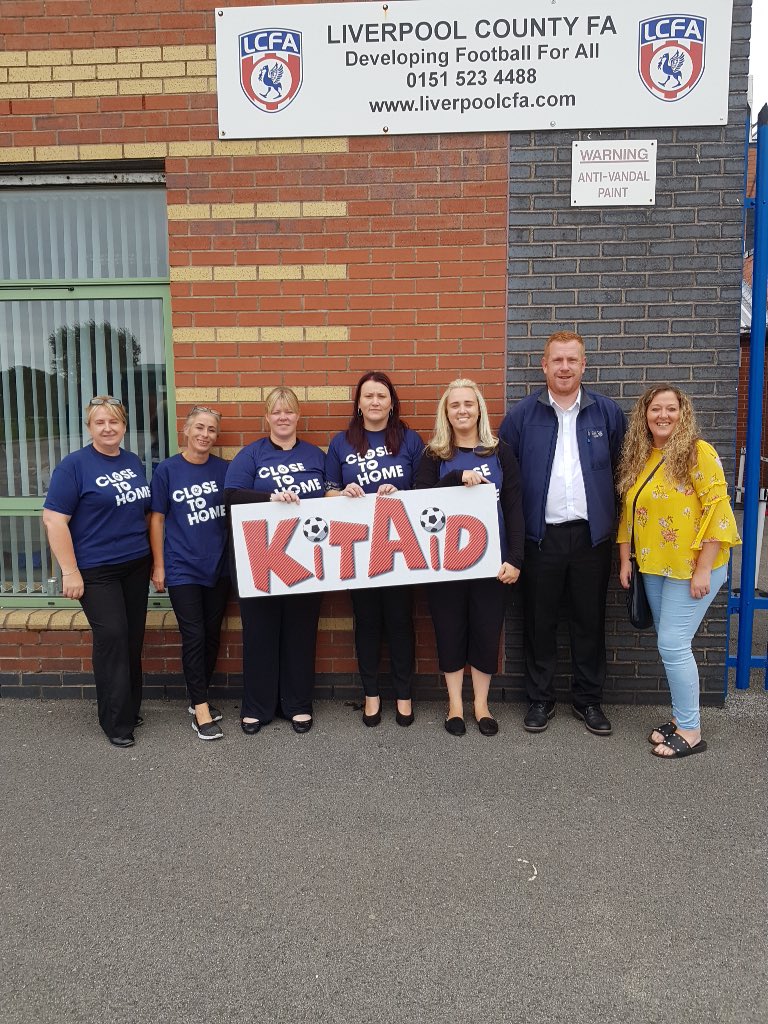 KitAid's tweet photo. Very many thanks to the great team from @WilliamHill #Merseyside who once again helped out at our boxing up session today @Liverpool_CFA https://t.co/dz4s7bEDdV