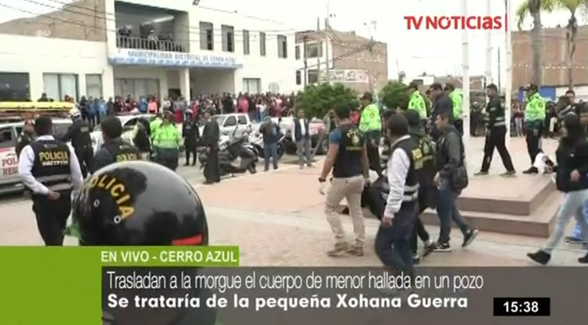 noticias_tvperu's tweet photo. EN VIVO| Trasladan a la morgue el cuerpo de menor hallada en pozo. La @PoliciaPeru informa que las prendas encontradas harían suponer que se trataría de Xohana Guerra #ConectadosContigo https://t.co/KiNgo1PzFZ