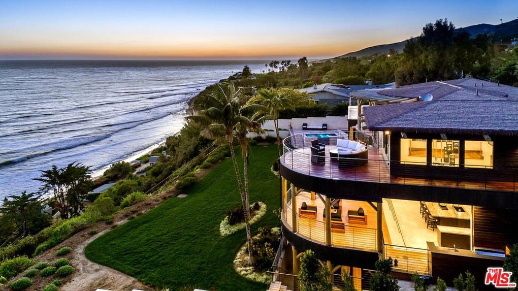 truthsearch1957's tweet photo. #HOMELESS GO 2 #Malibu 4 HELP
ELITE PROFITS 4 POOR
Extra Spending $$ for RICH
Wealthy #California homeowners pass low property taxes to their kids
#Well2Do Profiteer 4 U
Rentals = $15,995 mo
Annual property tax bill = < 1/2 months rent
LOTS of $$ 4 NEEDY PEOPLE
Jail #NMS15a $PIGS https://t.co/6ivmIDJZfI