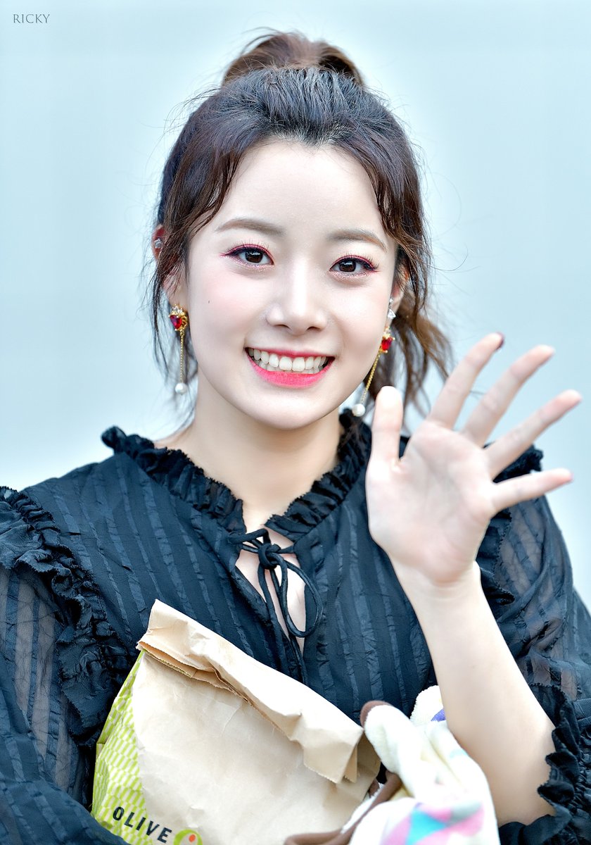 ricky_hyunjooya's tweet photo. 180603 UNI.T サイン会 ヒョンジュ 退勤

ヒョンジュに会える幸せ✨

@official_uni_T @official_DSP 

#유니티 #UNI_T #UNIT
#이현주 #현주 #Hyunjoo #ヒョンジュ https://t.co/RfiTXgNROg