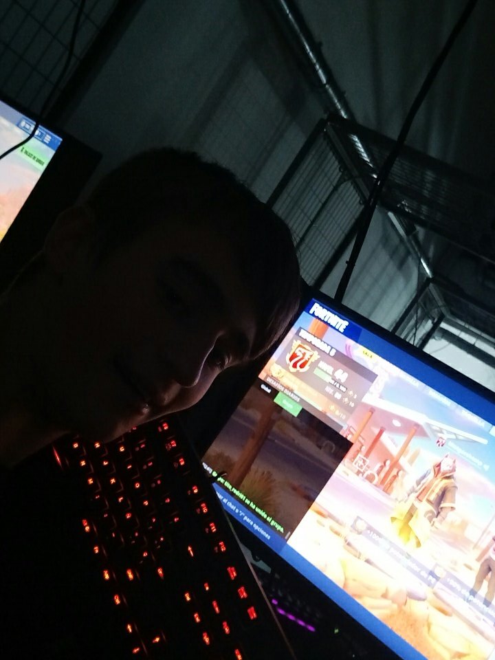 thanagen82's tweet photo. #ZowieGameNights @HangarGaming @ZOWIEbyBenQES 
Feliz de haber ganado el teclado :) https://t.co/uXUp3jZyhE