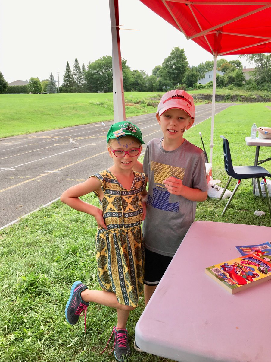 owl_cafeottawa's tweet photo. Today’s was The 8th Annual Children’s Walk for Autism in Carleton Place! Great time was had by all! 💙  
#autismwalk 
#autism
#lanarkfamilysupportgroup 
#theowlcafecarletonplace https://t.co/m50FM9No4R
