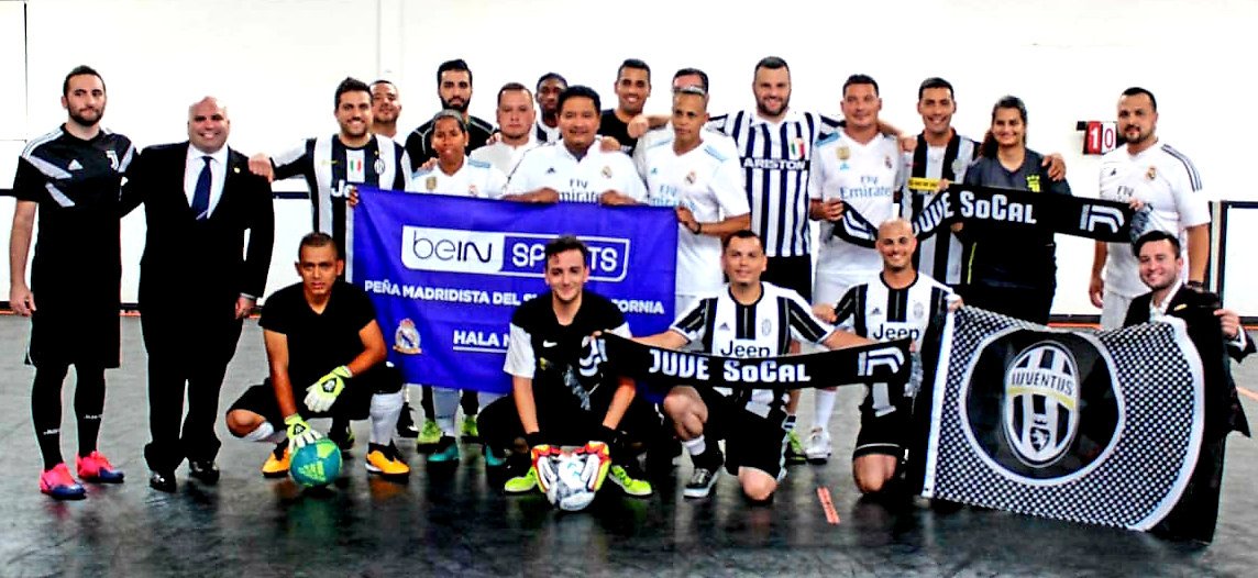 As_TomasRoncero's tweet photo. Mis amigos de la peña @RmSurCalifornia celebraron su sexto aniversario a lo grande. Vencieron a la peña @Juve_SoCal por 12-11. Un espectáculo. Y mi amigo @Xian_D_Paredes un crack y un madridista ejemplar. https://t.co/x2FmFKJgmM
