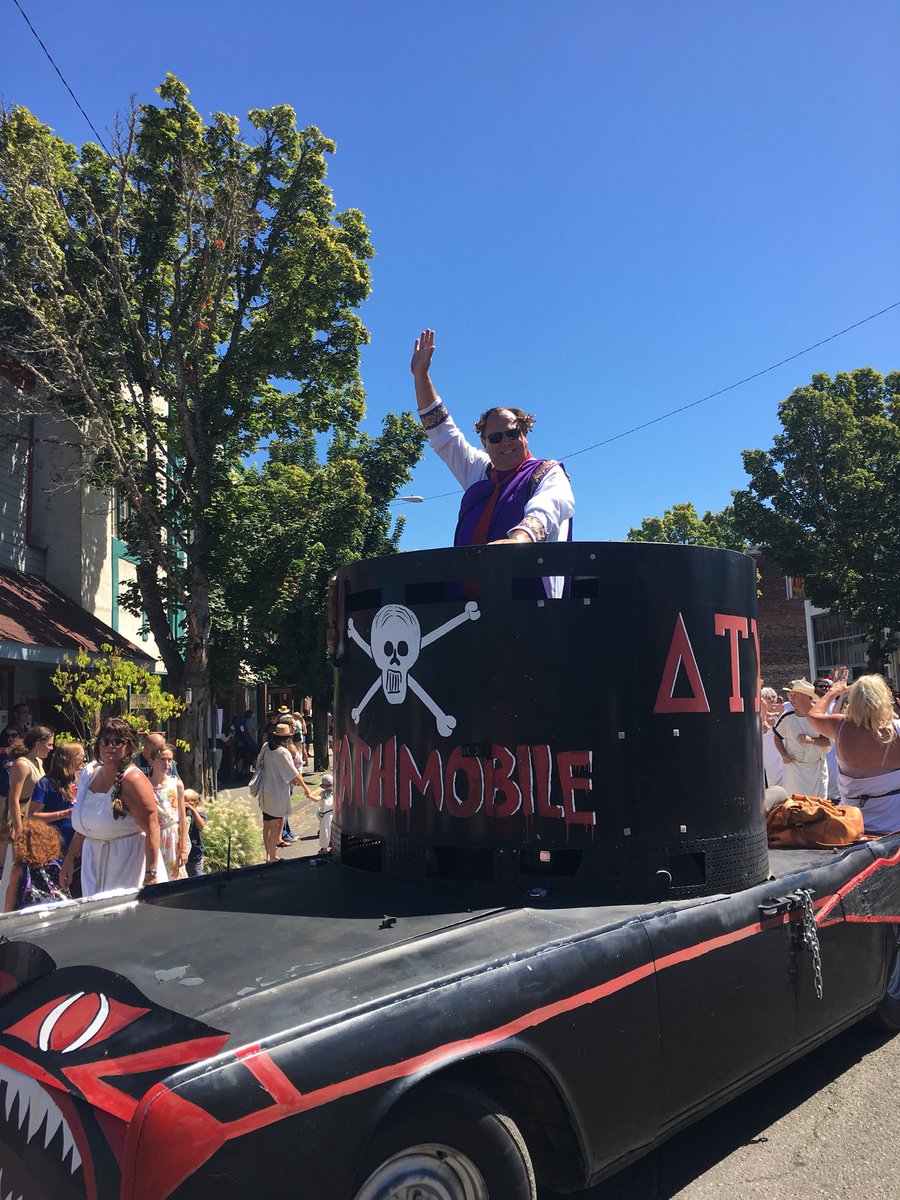 BohemianFestCG's tweet photo. Bohemian Film Festival Parade 2018! https://t.co/TQwySGqnbL