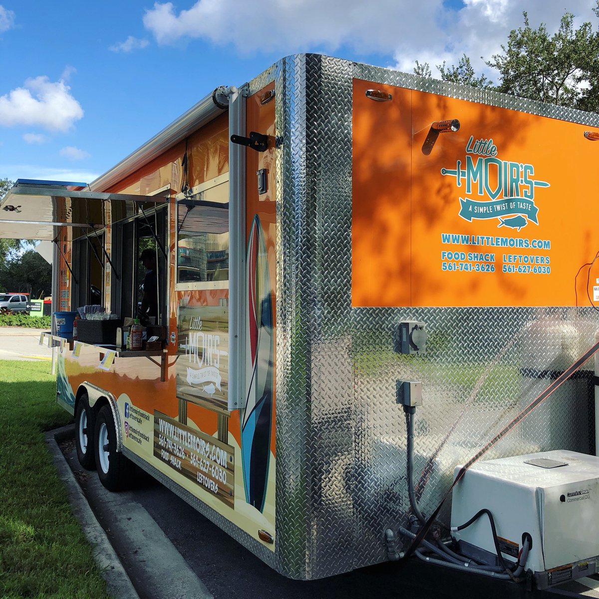 Littlemoirs's tweet photo. Come get a bite to eat with The Food Trailer tonight at downtown Abacoa! We’re on the corner of Crescent Dr &amp; Main Street! https://t.co/nxDrpVlqk1