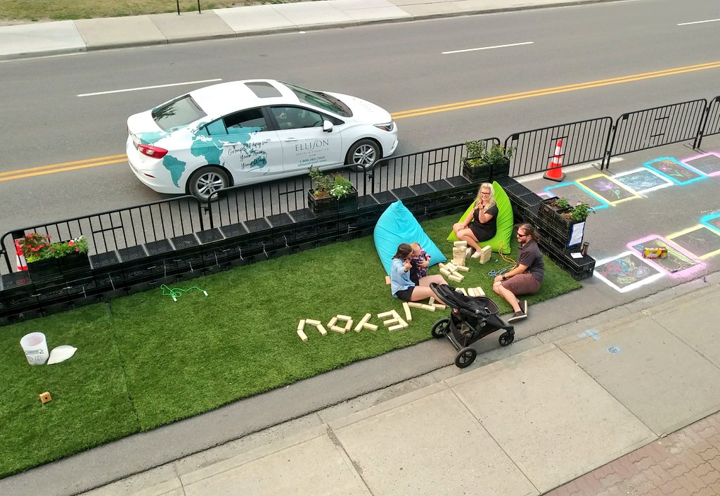 EdTrDay's tweet photo. Edmonton Trail Day #parklet in Calgary!
#streetsareforpeople #activateyyc #edtrday #stickystreets #tacticalurbanism #yycca https://t.co/OVYG3UJoD3