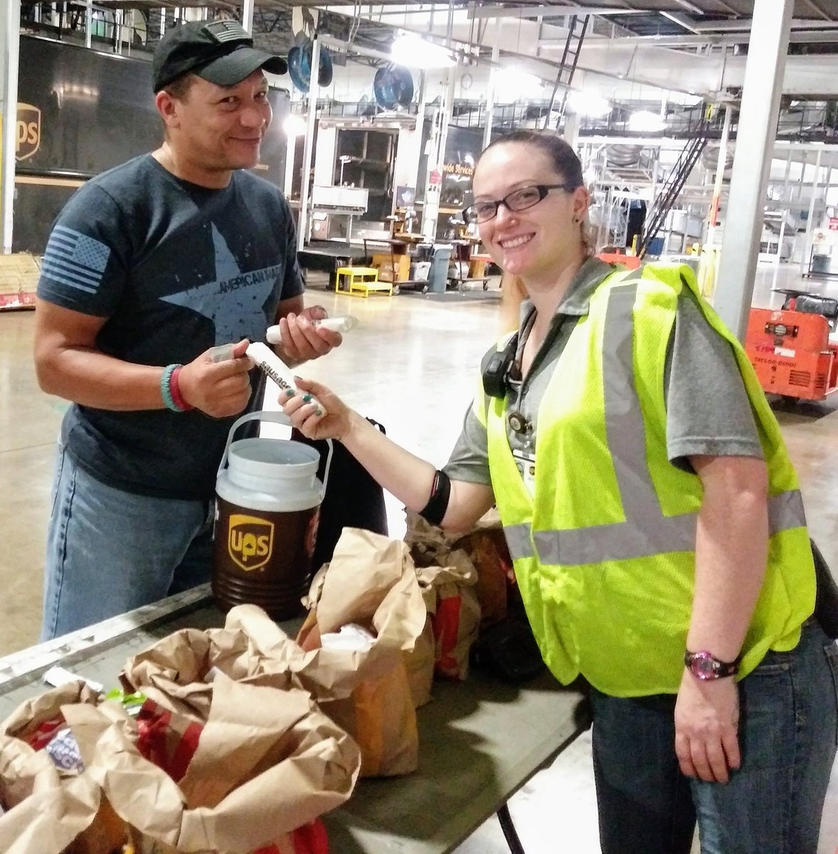 Tam_UPS's tweet photo. It was my pleasure, treating my employees to breakfast this morning! Thank you guys for all of your hard work! We appriciated you!
#IndyPreload #recognition #SafetyFirst @HumerJoseph @JoeGaukler @gmcgufUPS @Ricups @roy_ups @hill_deryl @NilesShawna @redriversafety @RedRiverUPSers https://t.co/CgG3Cpg4Mg