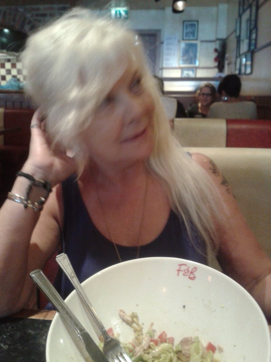 HellonerH's tweet photo. @Larryken9 out for a bit to eat.x https://t.co/p8aHmpDfZB