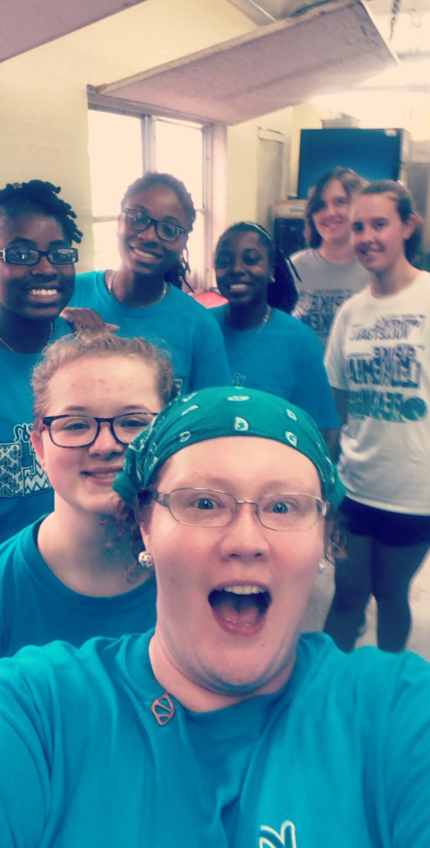 mlthrelkeld's tweet photo. Raider FCCLA working hard tonight at Bowman Gray! It’s always a fun night with Raider FCCLA! #FCSbuildsLifeSkills #ReaganFCS #RaiderFCCLA #wearepfafftown #RaiderNation @NCFCCLA @NCFCSEd @bynum2009 @DP_CTE @BradRoyal_1 @APJackson45 https://t.co/u3544i0r5i
