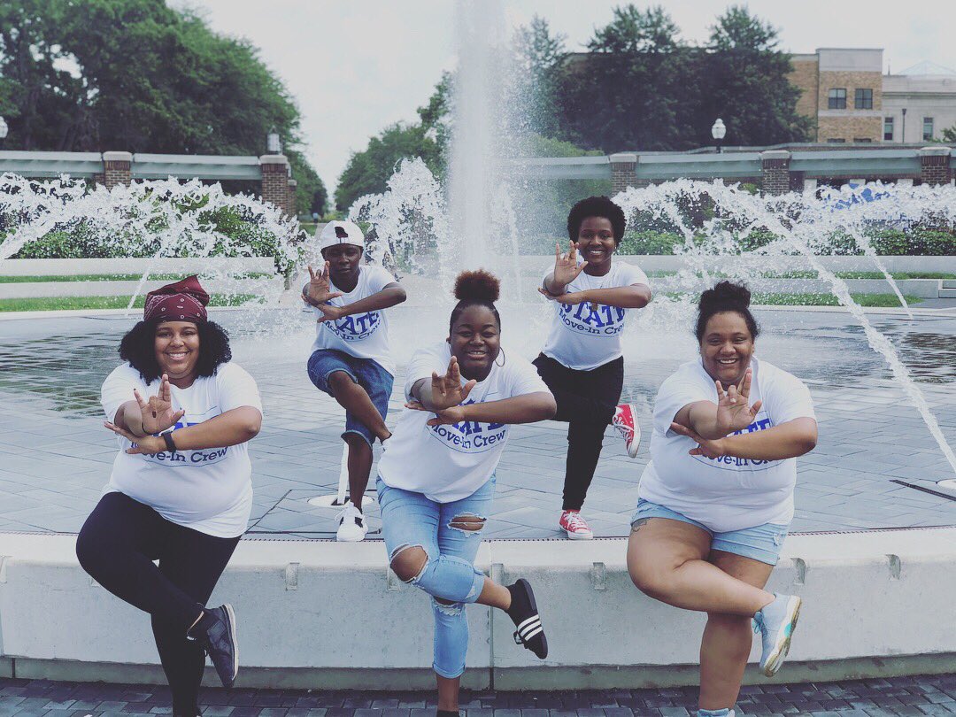 AZ_Dphi's tweet photo. Good luck on the new school year!! ๐ #ISU22 #moveincrew https://t.co/IBnB4YWQXA