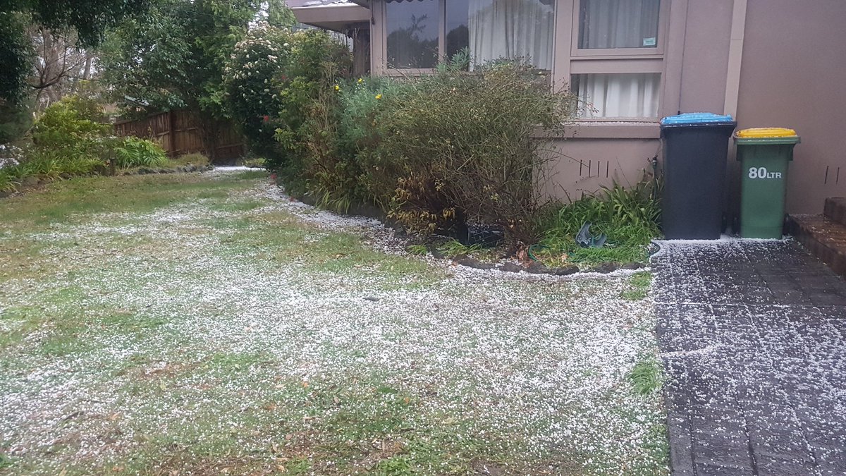 #Melbourne #hailstorm this morning in Wantirna... 2 minutes of heavy hail