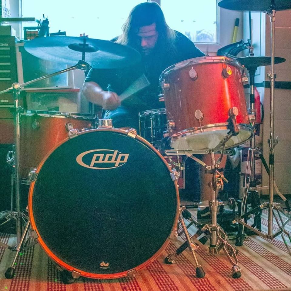 LiquidSignal's tweet photo. Sometimes we play as a 3 piece because jobs suck. A few weeks ago was one of those times. https://t.co/PUpdGUeqnv