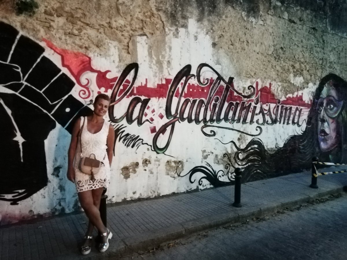 esgamor's tweet photo. Aquí está la más #LaGaditanissima #graffiti https://t.co/M4BsM50c0z