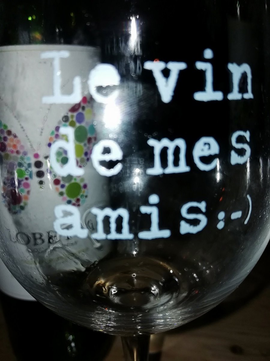 leanne_makes's tweet photo. Not to worry we found the #swinebar @brownhound and enjoyed a glass of wine and some ceol agus craic! #brownhound @Eseaboard and kept out of the rain π https://t.co/6gamfTjewE