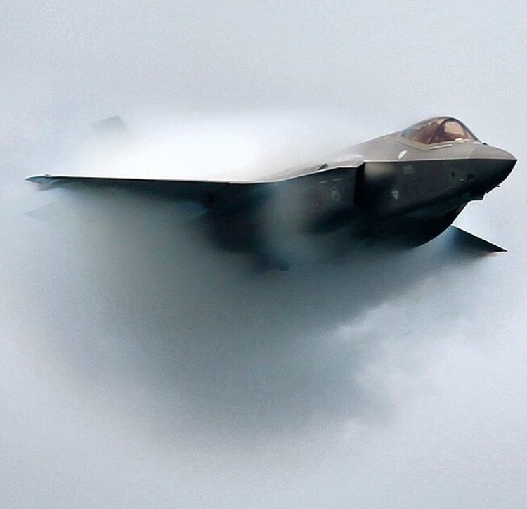 TheChiEye's tweet image. How are we feeling about the Air and Water Show this weekend?! 📸: Jerry Lai #thechieye