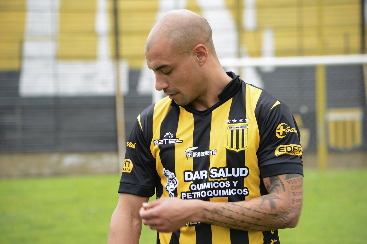 Club_AlteBrown's tweet image. 💛 Con ustedes, las nuevas camisetas titular y alternativa @retielok de Almirante Brown #OrgulloDePueblo