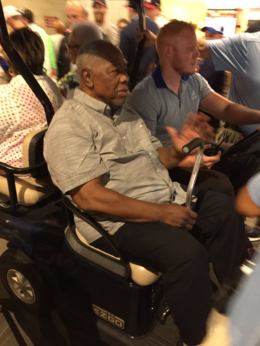 snickerdoogle's tweet image. I was standing in line for nachos and the homerun king drives by and I got to shake his hand! @Braves #wowmoment