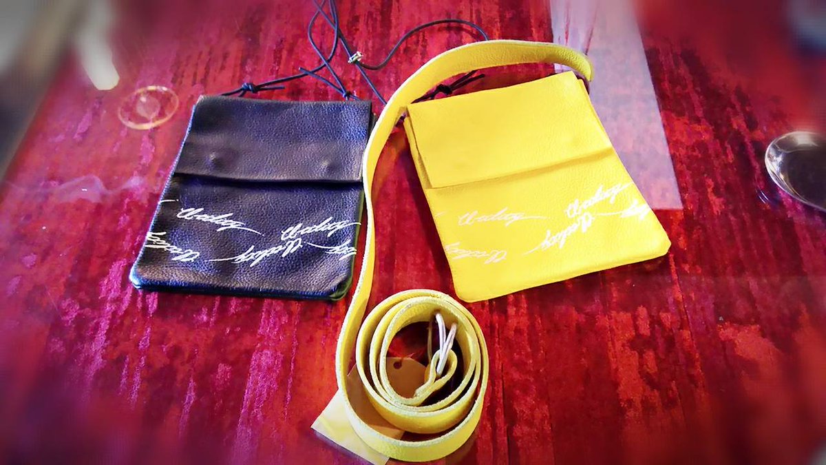 BitchGoldLabel's tweet image. ◆EFFECTEN◆秋冬コレクション
サンプルが店頭で見れますよ～👀
19日(日）まで～(*^_^*)

ちゅーかさ、カタログのサコッシュったら高価で買えない値段だわ(¯―¯٥)

#EFFECTEN　#19日まで　#BITCHヤプログ　＃915000円は買えない