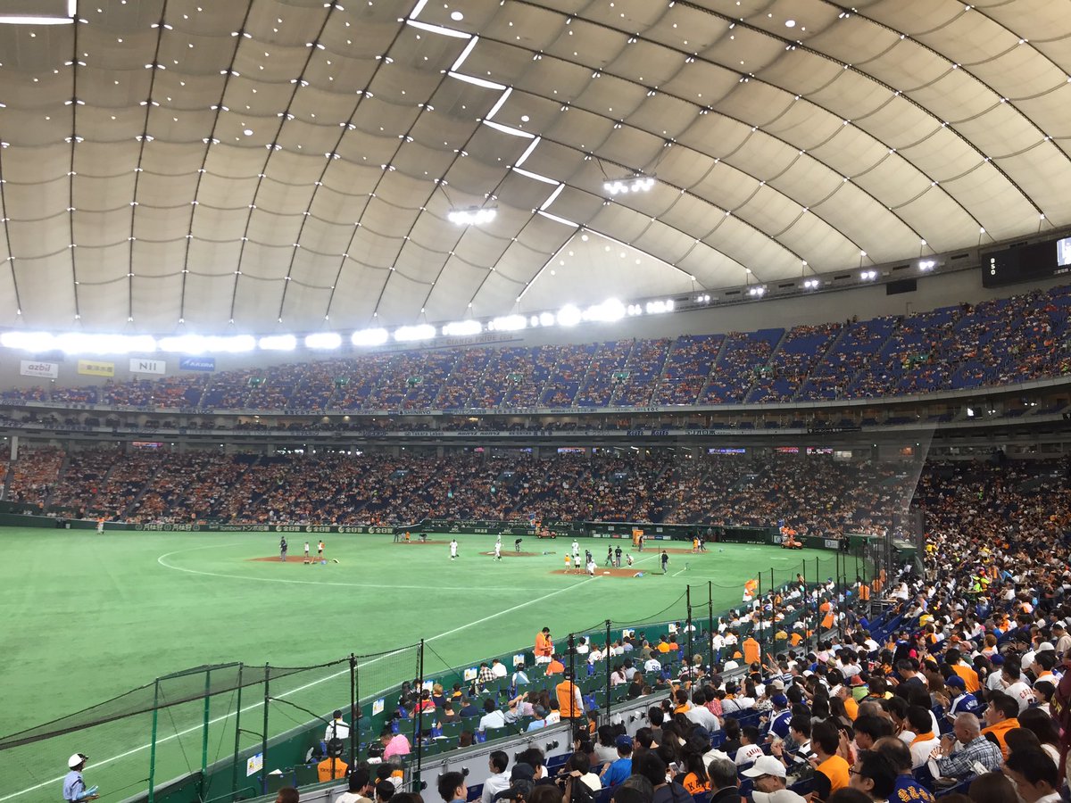 taka233245's tweet photo. 3塁側やけど巨人ファンばっかりや(´-ω-`)… https://t.co/HFmSgJ6ECa