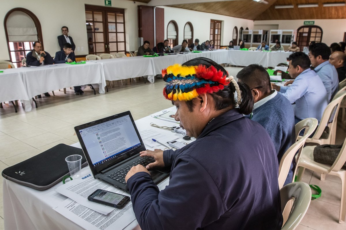 Avaaz_News's tweet image. WOW! Indigenous leaders just announced a bold plan to save the Amazon. This is a huge step forward for protecting half of our planet. Full story here: avaaz.org/AmazonCorridor #CuencaAmazonica