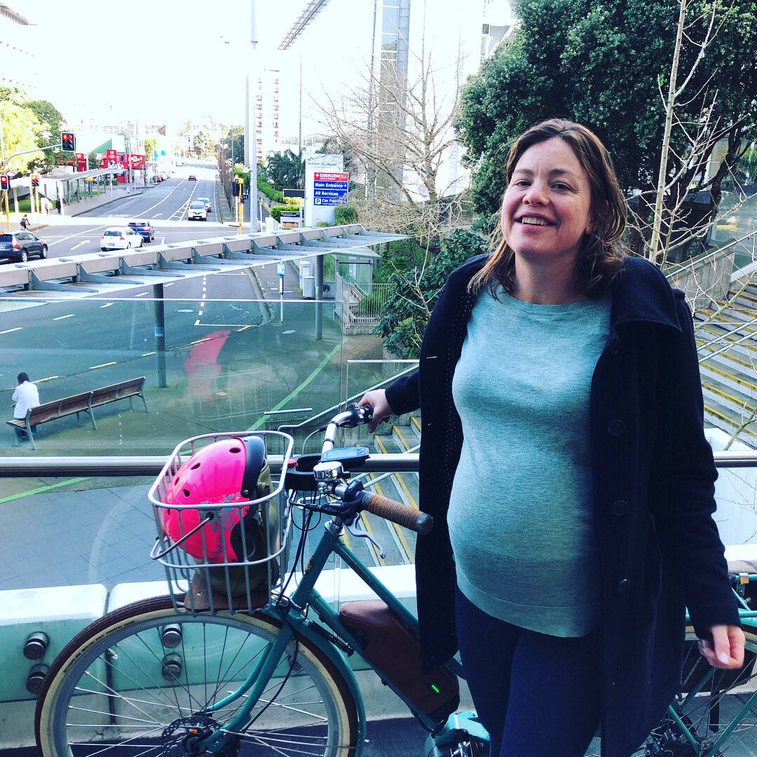 NZGreens's tweet image. Our Minister for Women and Associate Minister for Transport @JulieAnneGenter just biked to the hospital to have her baby!
The most #onbrand thing ever. 💚