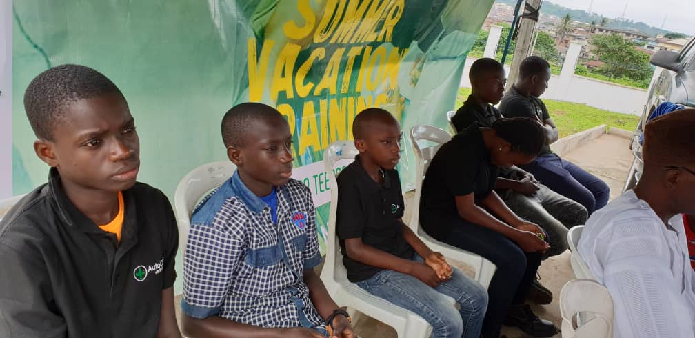 autoclinicng's tweet photo. For the kids, it was a dream come true... For us, it remains a lifelong passion for making trained and empowered individuals out of the younger generations.
The Teen mechanics of our Summer Vacation Training for teenagers during the closing ceremony...
#ibadan #autokids #cars https://t.co/166GKoHIct