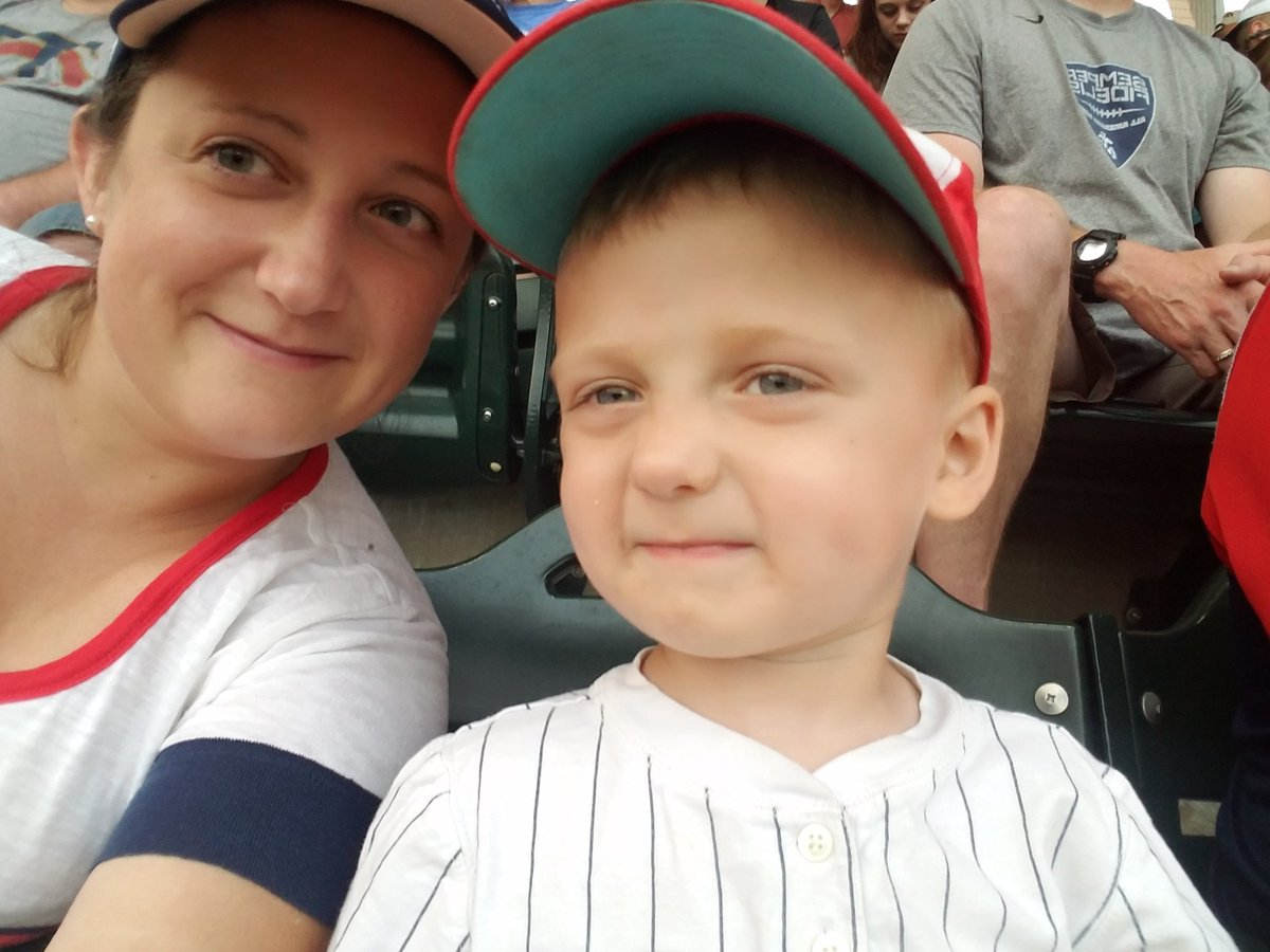 TaylorRub's tweet image. #twinspics