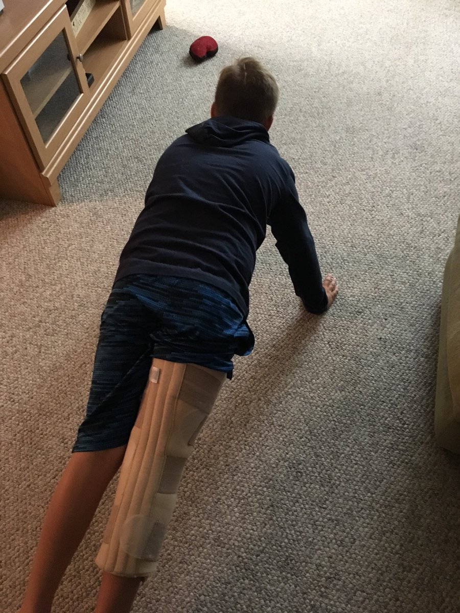 JoeSurfer2's tweet photo. @Kid_Fitness_DJD getting his #200Pushups in for the day #stayfit https://t.co/mE7HcJt1Ss