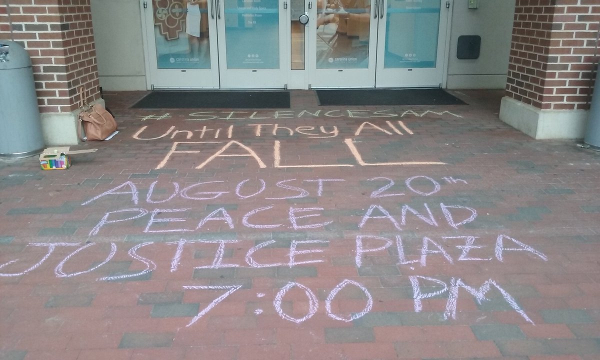 AylingLindsay's tweet photo. #SilenceSam #UNC22 #NotOneLeftStanding https://t.co/0rW3bKDAxe