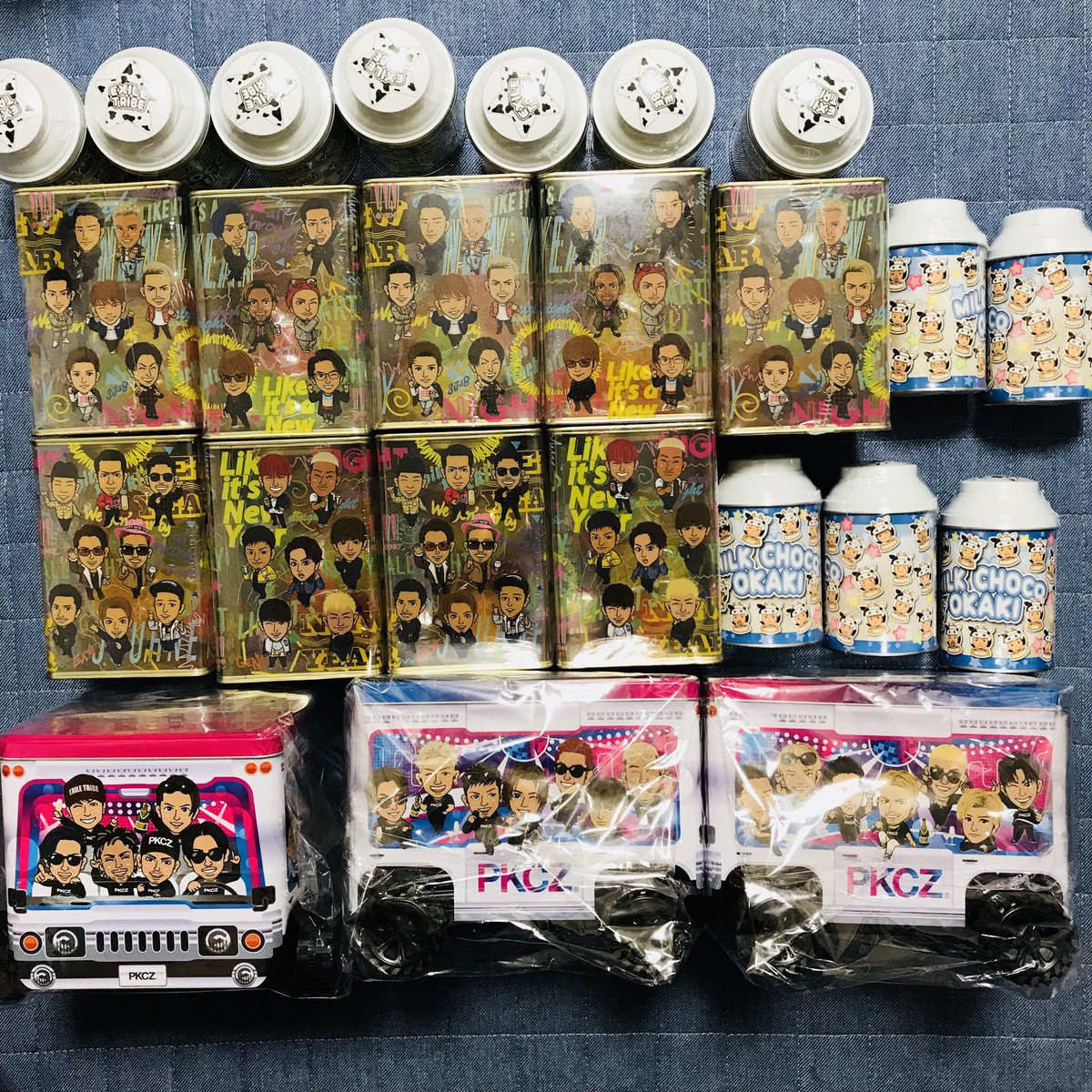 Takaomi Twitterren 拡散希望 本日8 19日 居酒屋えぐざいる周辺 お台場で手渡し可能 Pkczバス缶 3000円 1500円 ゼリークリア缶 1800円 1000円 ベイビーミルク缶 1800円 700円 ゼリークリア缶 ベイビーミルク缶 缶バッジ3点セット3800円 1500円でショッパー