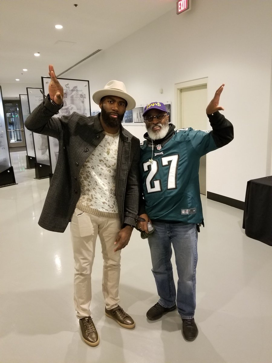 BNuriddin's tweet photo. My pops would like to thank the @Eagles organization for the surprise gift. He knew his fraternity steps would pay off. 🤣 @NBCSPhilly #superbowlchampionring #seasonticketsneeded #OmegaPsiPhi #malcolmjenkins https://t.co/Fzsg6gI4wi