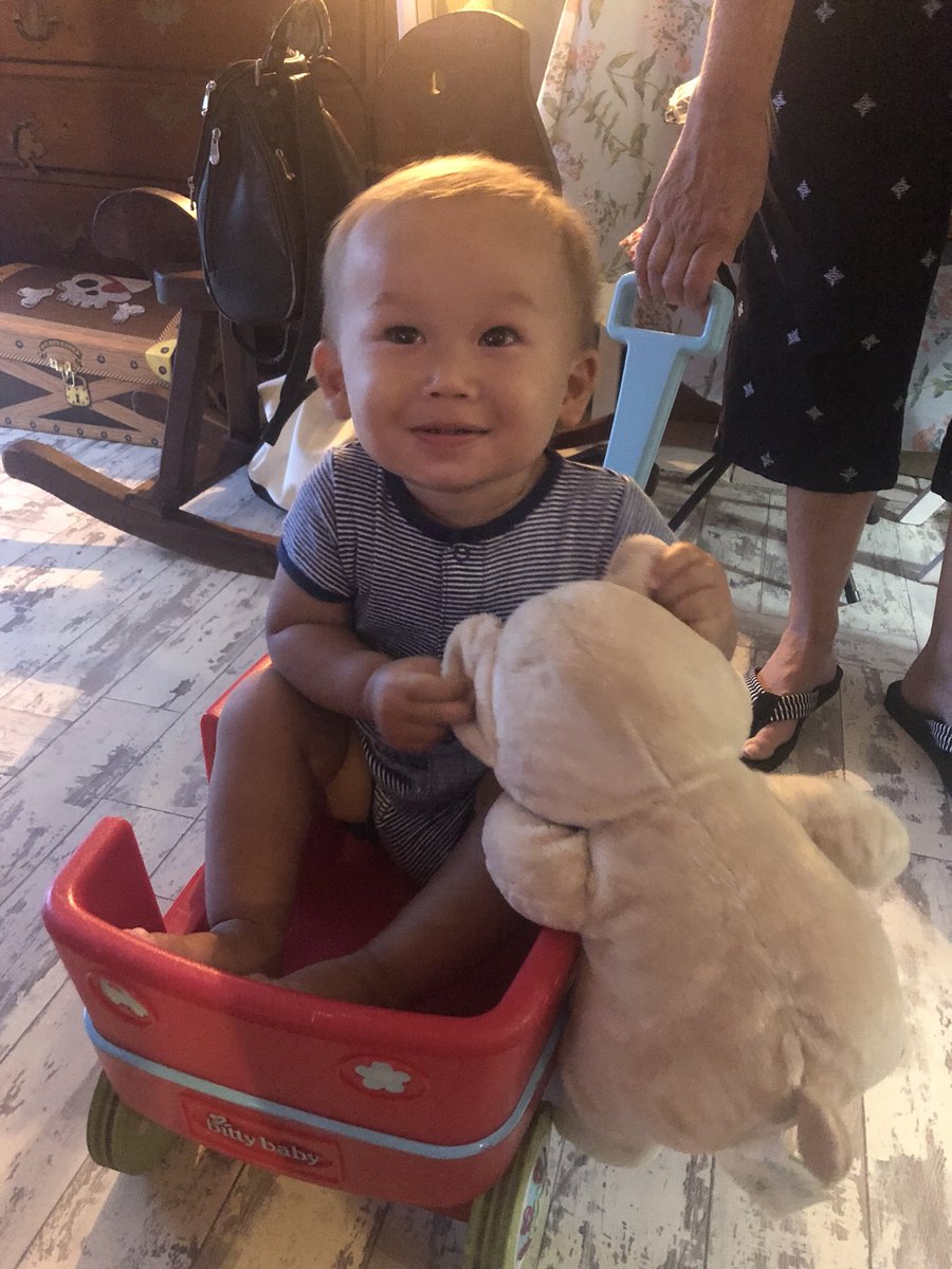 mel_weyn's tweet photo. I👏🏼CANT👏🏼HANDLE. #auntmel #owenedward https://t.co/521gfTVqgg