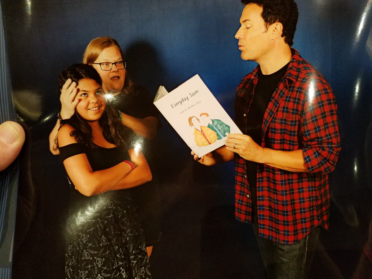 stegro1979's tweet photo. @DavidHaydnJones it was so great meeting you today. Thanks for an awesome experience #everydaysam #spnden #SPNDENVER #ketch #abramblehousechristmas https://t.co/A8pWcgNp4z
