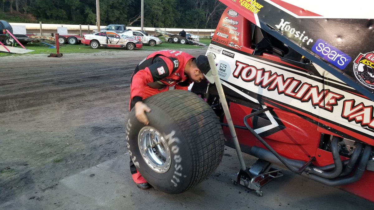 ASCSRacing's tweet photo. #PitSide @samhafertepejr setting the right rear at @HamiltonCoSpeed. https://t.co/Ih6CChkKng
