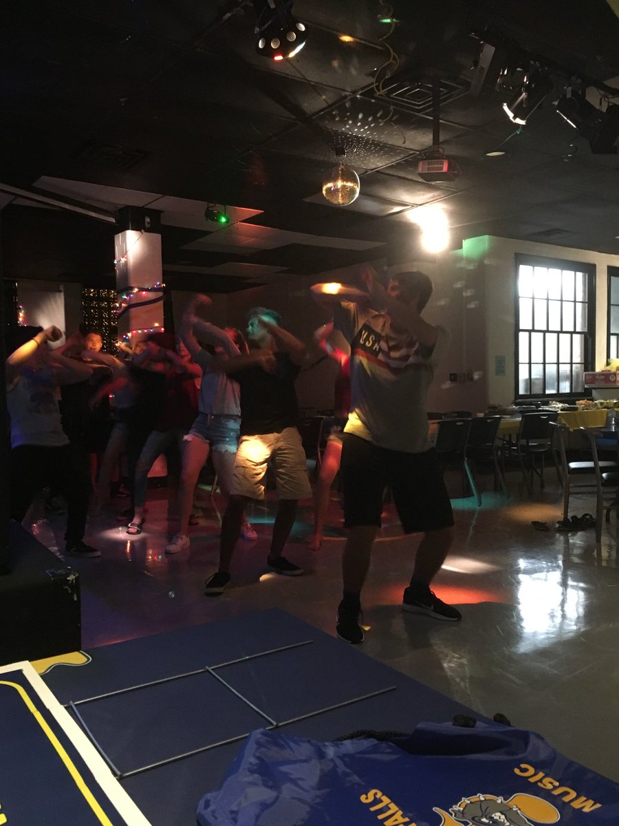 bulldogsmusic's tweet image. Music setting kids free at Band Party.