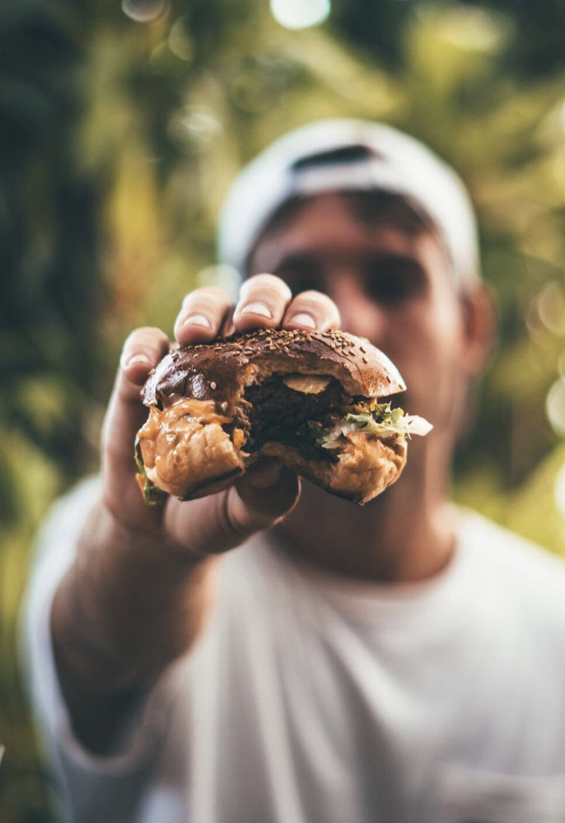 ballymore's tweet photo. EG Market is B A C K - The Embassy Gardens Market in partnership with the amazing @streetfoodish returns Saturday 01 Sept. Delicious street food, creative drinks and live entertainment for the whole community. A great way to end an amazing Summer 2018. 10:30 - 4 
@EcoWorld_UK https://t.co/6RHzMshBn8