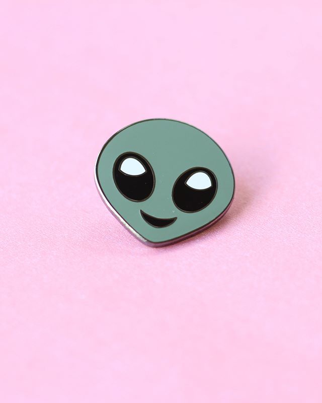 real_sic's tweet photo. #alienemoji #alien #emoji #aliengifts #cute #pin #pins #enamelpin #enamelpins #pingame #pinlife #lapelpin #lapelpins #pinsofig #pinsofinsta #flair #swag #flairgame #realsic https://t.co/4qoOuWdi17 https://t.co/IiG5a4JXk8