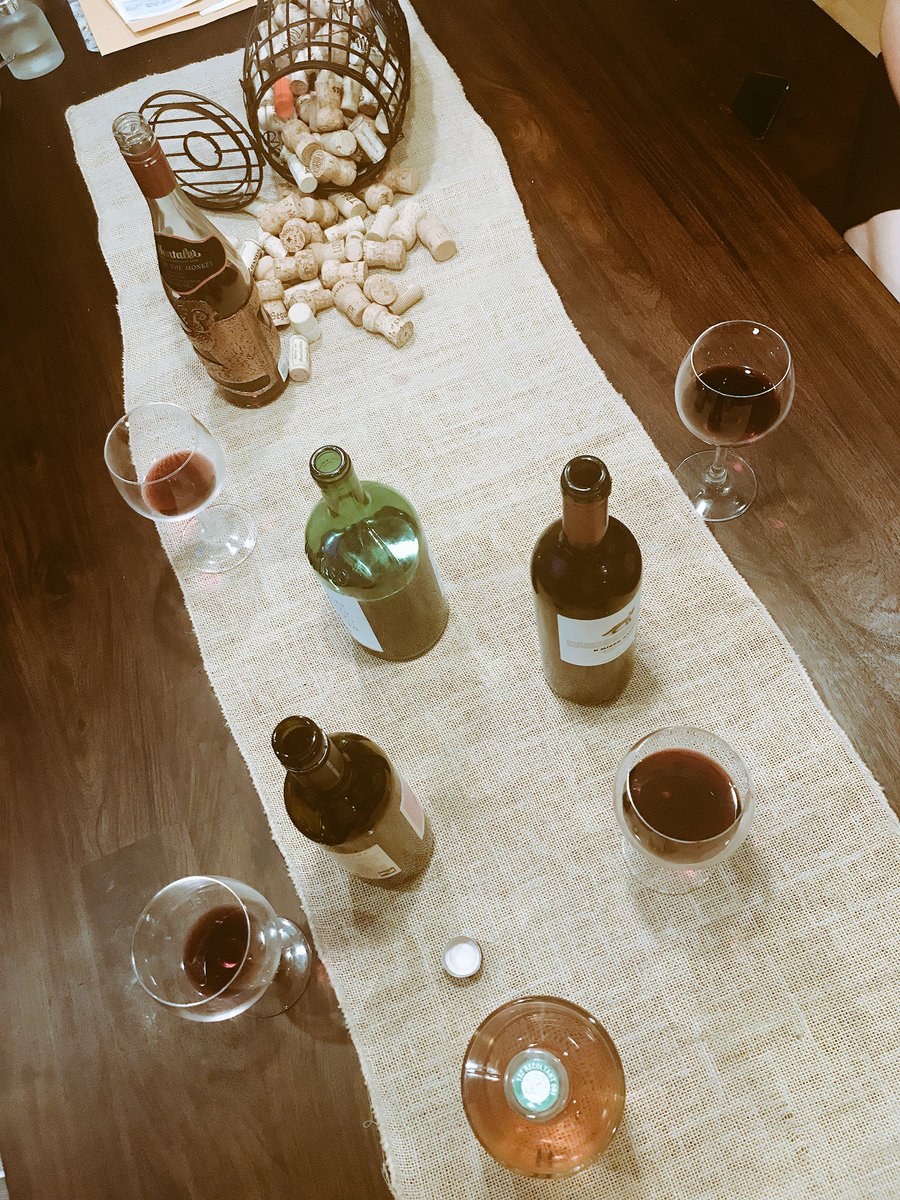 MessiahProblems's tweet image. It’s summer time, there is no such thing as a community covenant. Drink until move in day! #messiahproblems