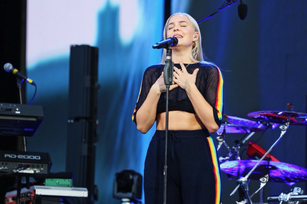 RoseBowlStadium's tweet photo. The adorable @AnneMarie started tonight’s #EdSheeran show with a bang 💥🔥 https://t.co/73fz5AArnt