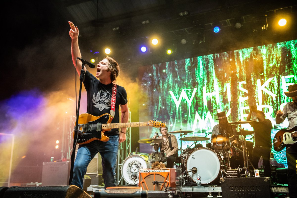 LoudHeavyFest's tweet photo. American outlaws, @whiskeymyers! #LoudAndHeavyFest https://t.co/bJiHvuetwI