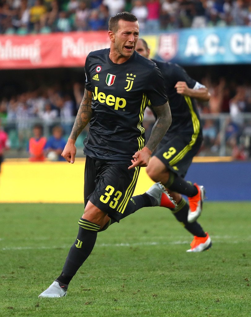 Risultati immagini per bernardeschi chievo/juve