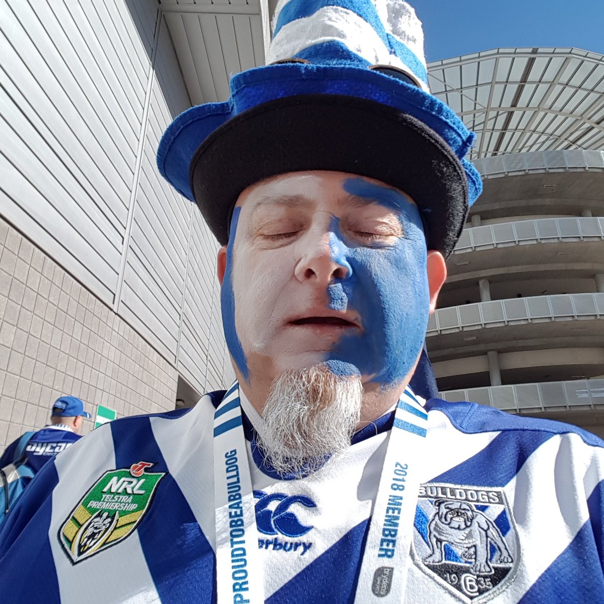 dixon_dico's tweet photo. @Active_Breed went to get Brave dog to paint my face ended up painting 20 faces myself.  Be Brave Active Breed team 1. https://t.co/iiowJ3ILcY